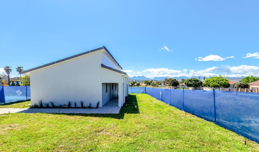 1 Bedroom Property for Sale in Bellair Western Cape